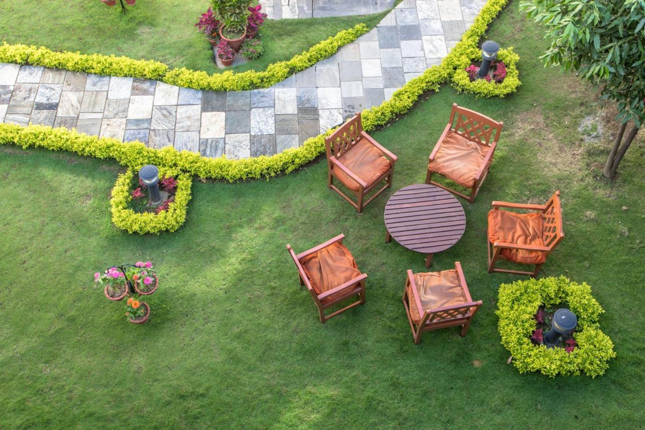 פוקהרה Atithi Resort & Spa מראה חיצוני תמונה